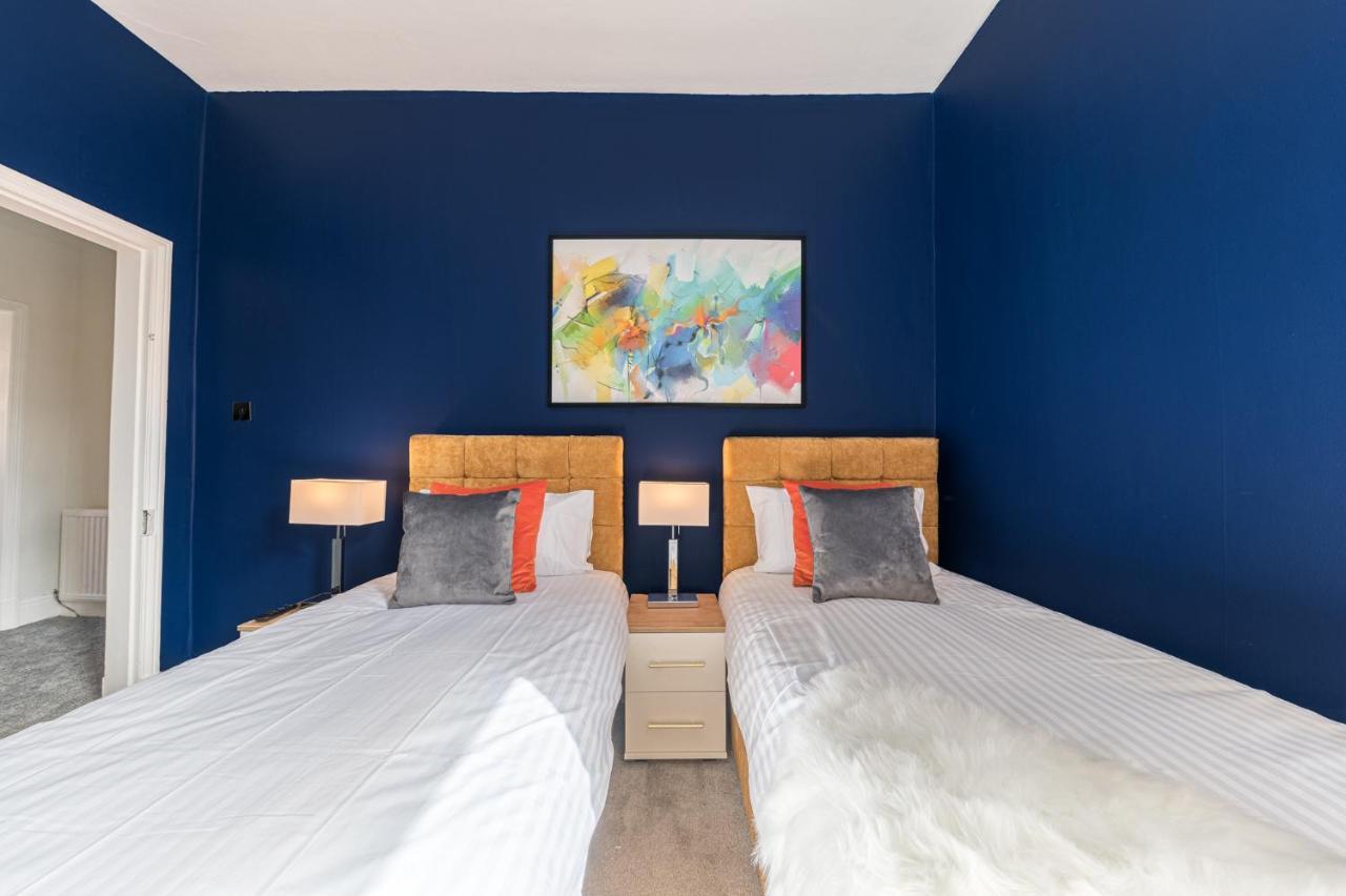 Stylish Luxury Large 4Br Kingbed Appartement Barrow-in-Furness Buitenkant foto