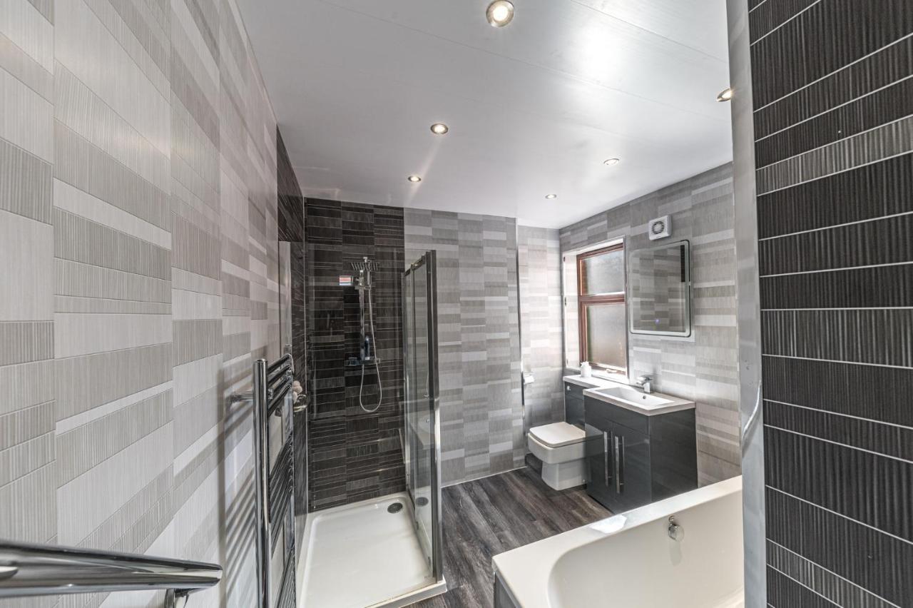 Stylish Luxury Large 4Br Kingbed Appartement Barrow-in-Furness Buitenkant foto