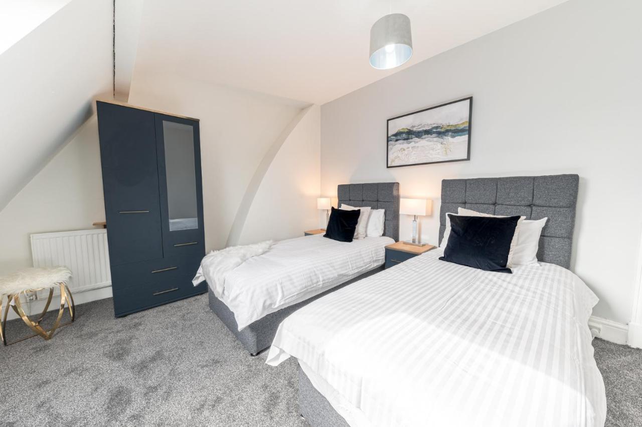 Stylish Luxury Large 4Br Kingbed Appartement Barrow-in-Furness Buitenkant foto