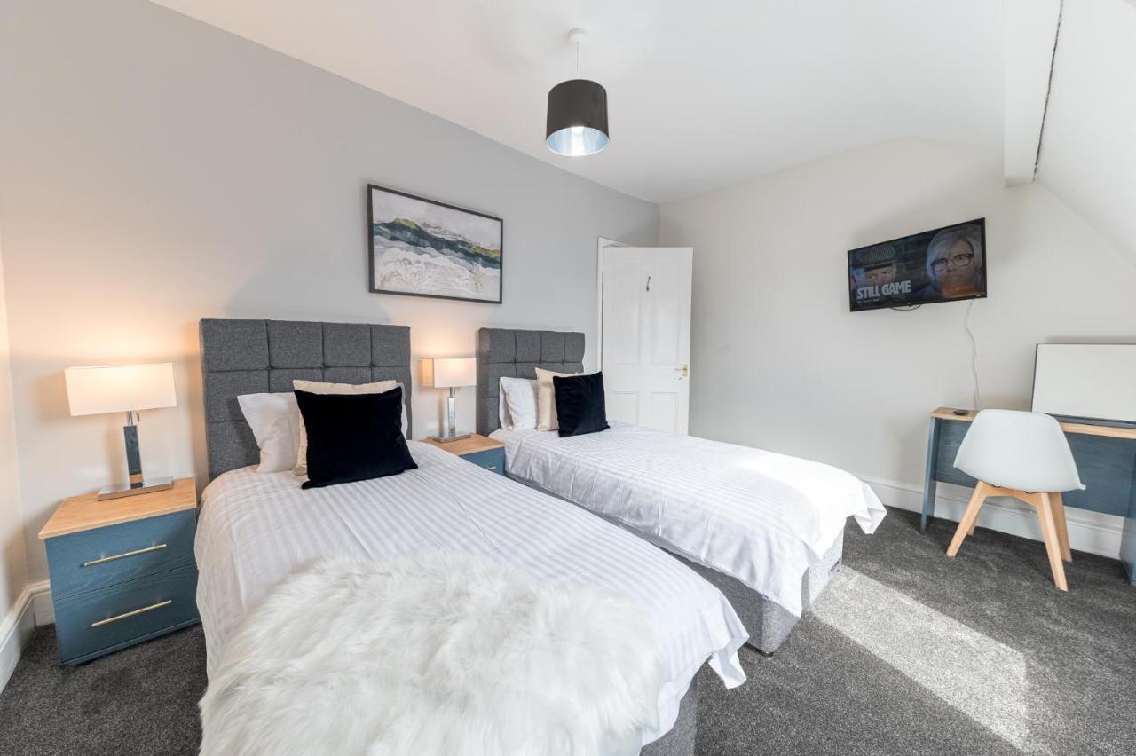 Stylish Luxury Large 4Br Kingbed Appartement Barrow-in-Furness Buitenkant foto