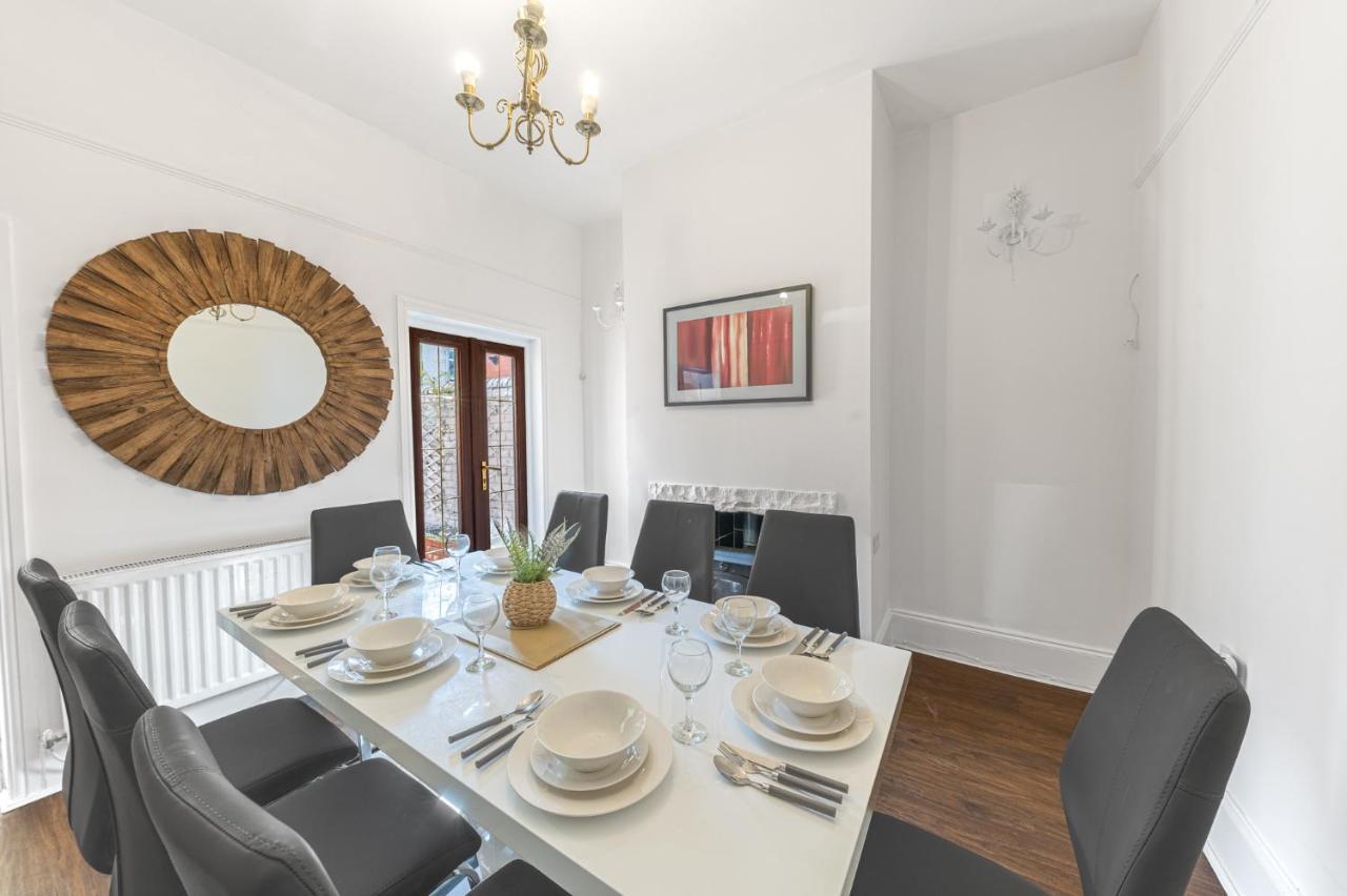 Stylish Luxury Large 4Br Kingbed Appartement Barrow-in-Furness Buitenkant foto